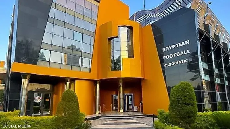 يبرئ الأهلي من مخالفة.. أبو زهرة: لا يوجد ناد تجاوزر لائحة عدد اللاعبين المعارين